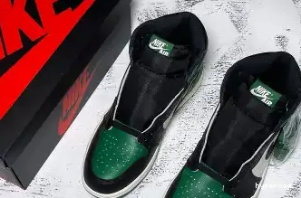Hyperoad NRG HIGH GREEN JORDAN PINE 1 AIR OG SAIL-BLACK 0701